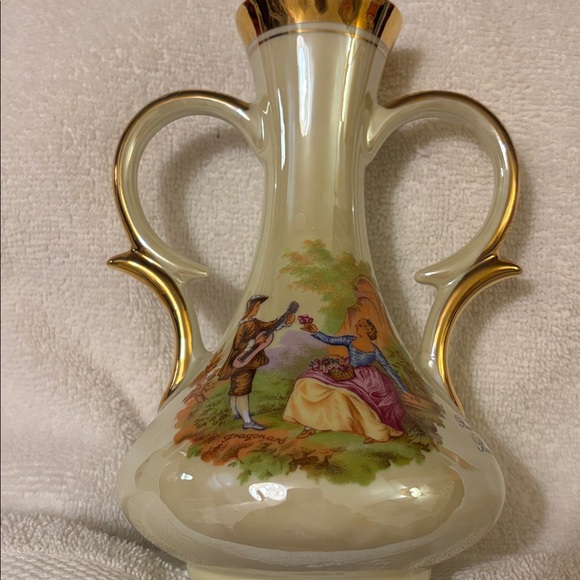 Gold-Trim Porcelain Gold Double-Handled Decorative Vase - Pastel Scene